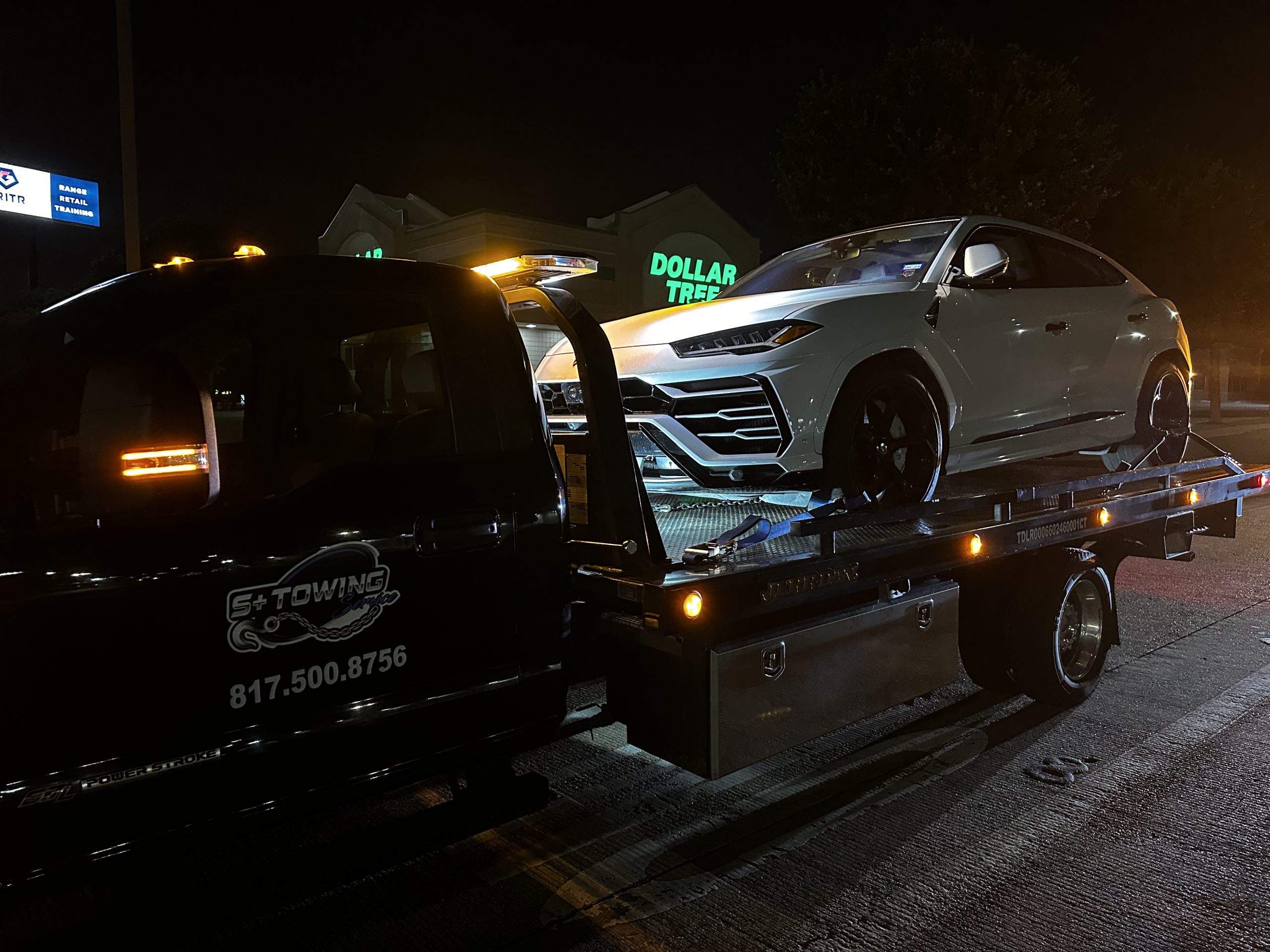 24/7 luxury Towing Service & Roadside Assistance in Dallas-Fort Worth, TX | S+ Towing Service